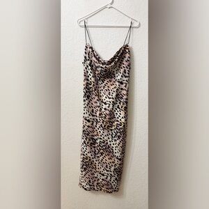 GOOD AMERICAN PRINTED SATIN COWL MIDI IN ROSE CHEETAH - 3